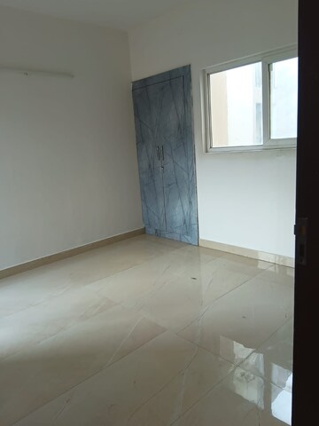 Room in 2 BHK Apartment at Ace Divino, Sector 1 Greater Noida – for Rent