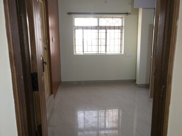 Room in 2 BHK Builder Floor at Nri Layout – for Rent
