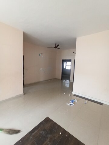 Room in 3 BHK Independent House at Sector 122 – for Rent