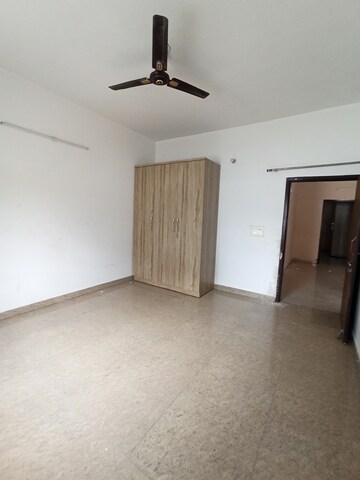 Room in 3 BHK Independent House at Sector 122 – for Rent