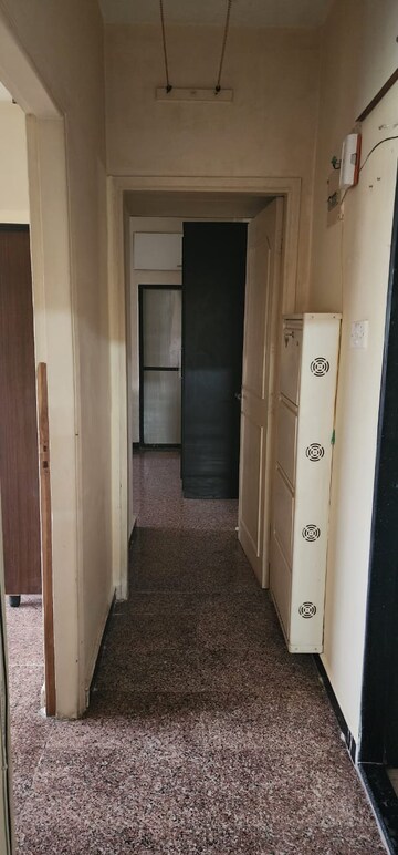 Room in 2 BHK Apartment at Riddhi Garden, Malad East – for Rent
