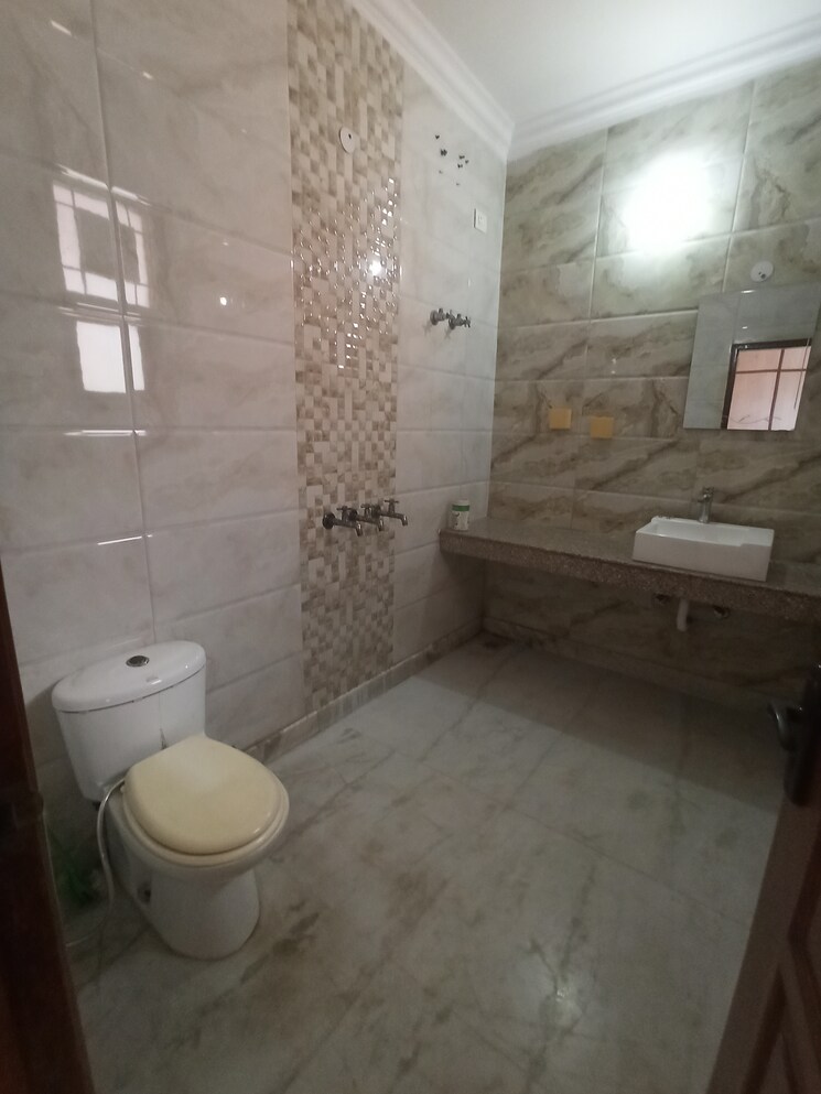 Bathroom, sector 122 2 Bedroom 200 Sq.Yd. Independent House In Sector 122 Noida 9067745