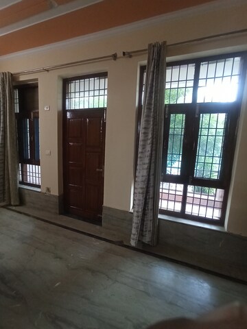 Room in 2 BHK Independent House at Sector 122 – for Rent