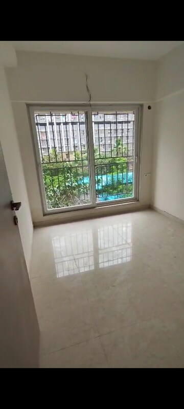 Room in 2 BHK Apartment at Sai Adityaraj, Ghatkopar East – for Rent