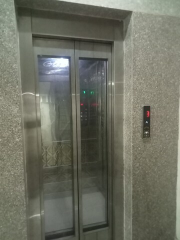 Building Lobby in 2 BHK Builder Floor at Sector 40 – for Rent