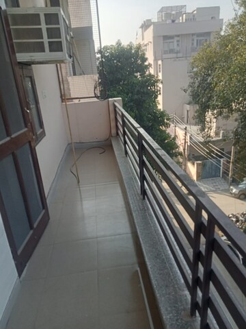 Balcony in 2 BHK Builder Floor at Sector 40 – for Rent