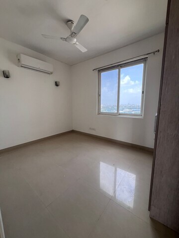 Room in 3 BHK Apartment at Mapsko Royale Ville, Sector 82 – for Rent