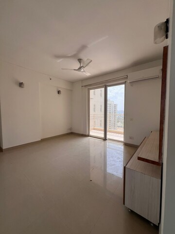 Room in 3 BHK Apartment at Mapsko Royale Ville, Sector 82 – for Rent