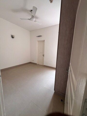 Room in 3 BHK Apartment at Mapsko Royale Ville, Sector 82 – for Rent