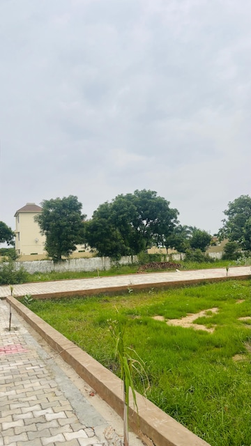  Plot For Sale in Jewar