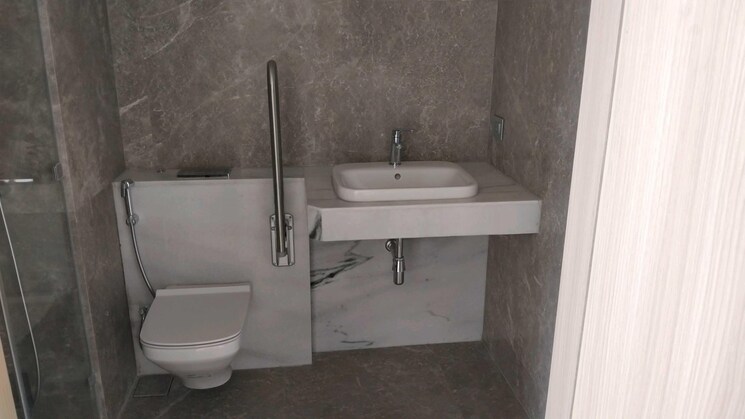 Bathroom, rustomjee-crown 5 Bedroom 3072 Sq.Ft. Apartment In Prabhadevi Mumbai 9067803