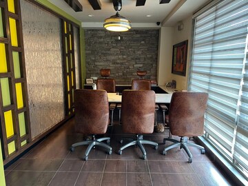  Office Space For Rent in Sindhu Bhavan Road
