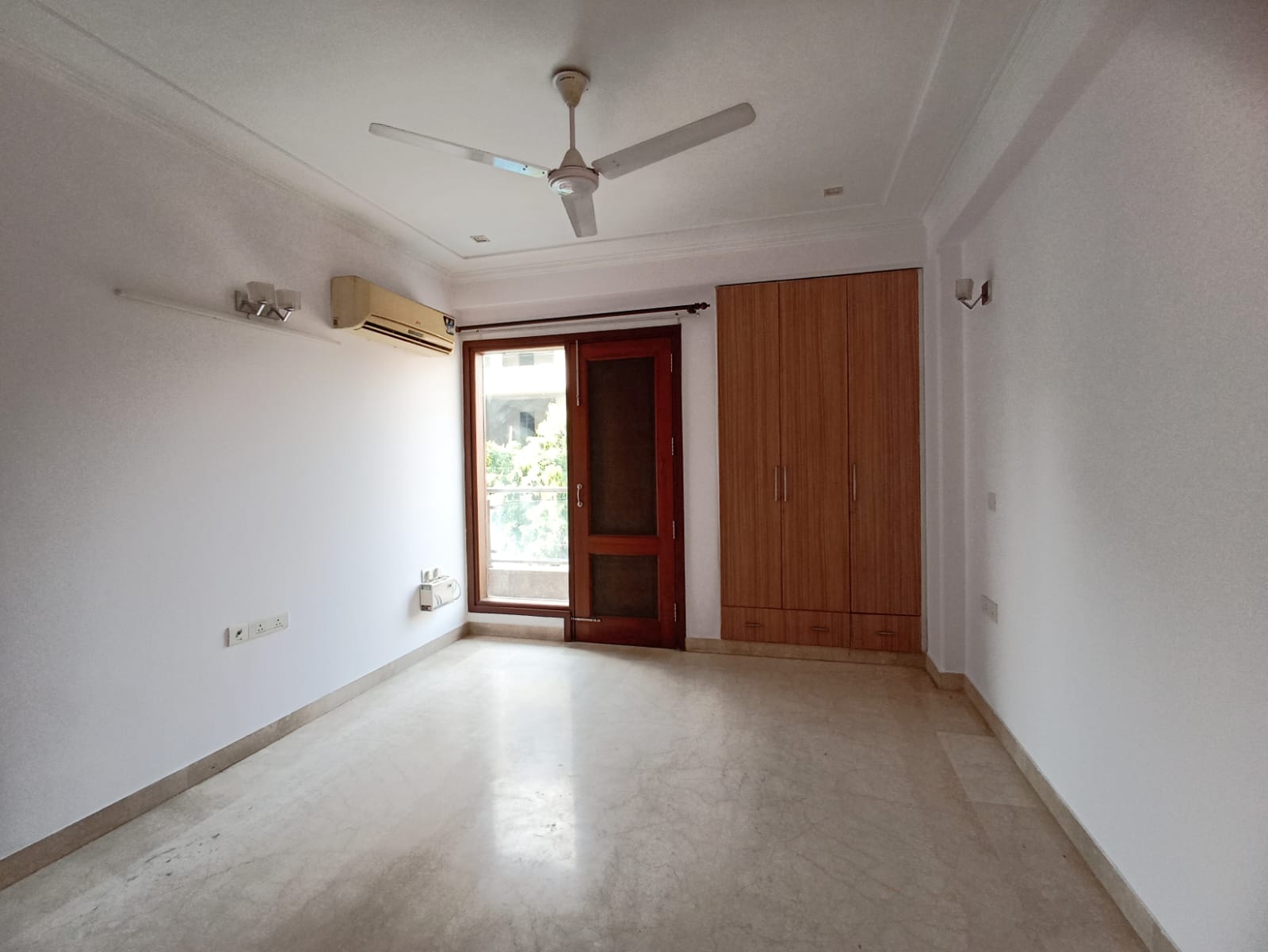 3 BHK Builder Floor For Rent in Greater Kailash I