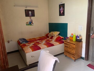 Team Area in 1 BHK Builder Floor at Sector 40 – for Rent
