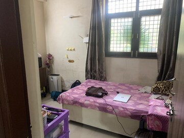 Bedroom in 1 BHK Builder Floor at Sector 40 – for Rent