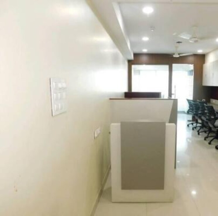 undefined, laxmi nagar Commercial Office Space 528 Sq.Ft. In Laxmi Nagar Delhi 9068042