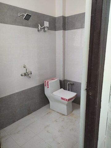 Attached Bathroom in 2 BHK Builder Floor at RWA Apartments Sector 45, Sector 45 – for Rent