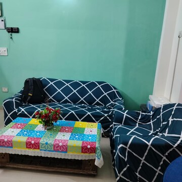 Living Room in 2 BHK Apartment at Rwa Jalvayu Vihar Noida, Sector 25 – for Rent