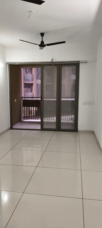 Room in 3 BHK Apartment at Memnagar – for Rent