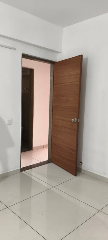 Room in 3 BHK Apartment at Memnagar – for Rent