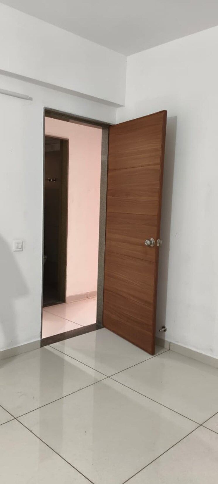 Room, memnagar 3 Bedroom 2200 Sq.Ft. Apartment In Memnagar Ahmedabad 9068071