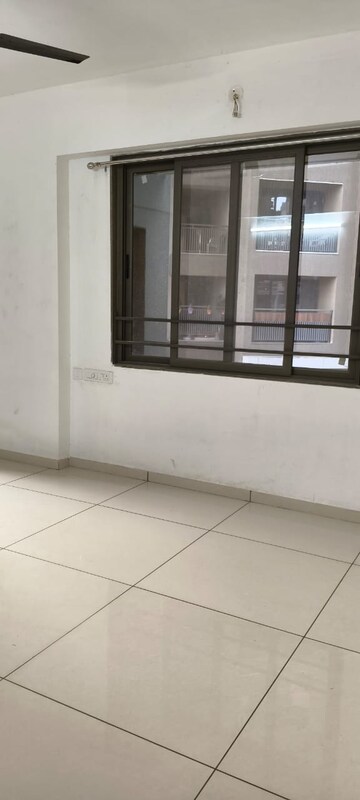 Room in 3 BHK Apartment at Memnagar – for Rent