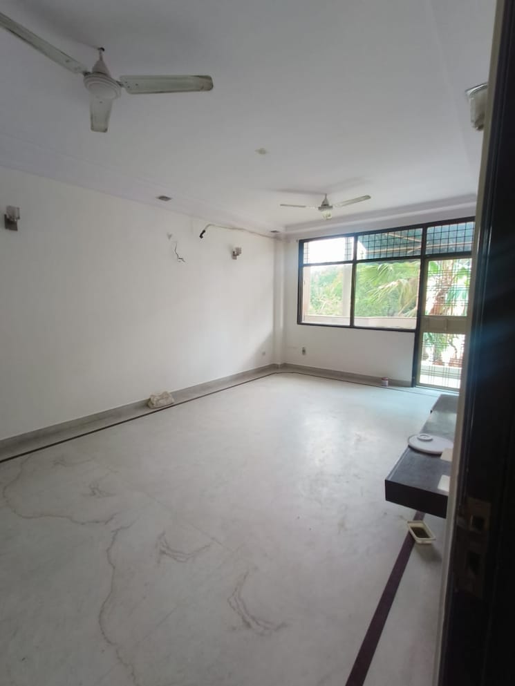 Room, greater kailash 3 Bedroom 1800 Sq.Ft. Builder Floor In Greater Kailash Delhi 9068110