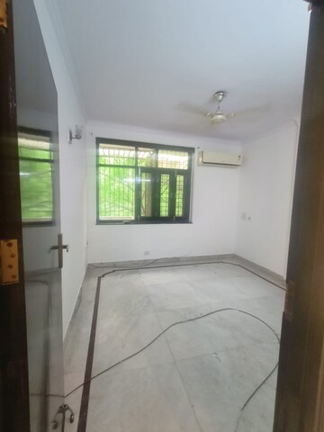 Room in 3 BHK Builder Floor at Greater Kailash – for Rent