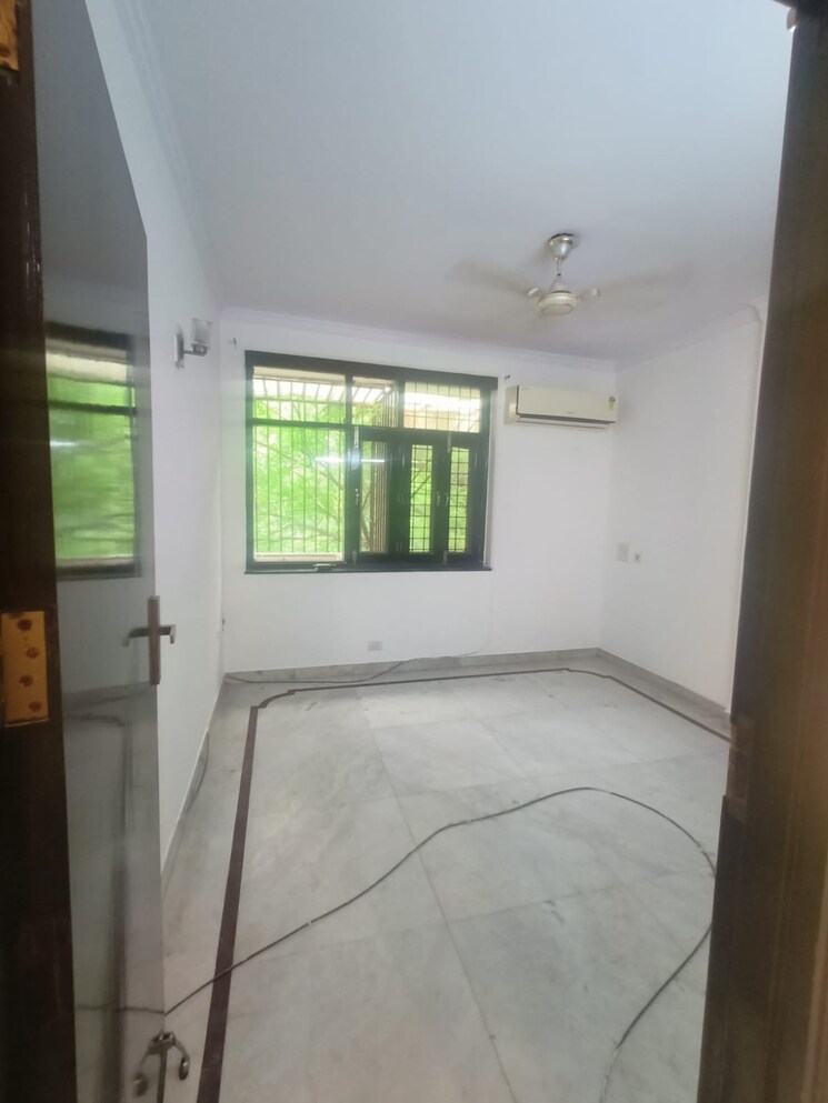 Room, greater kailash 3 Bedroom 1800 Sq.Ft. Builder Floor In Greater Kailash Delhi 9068110
