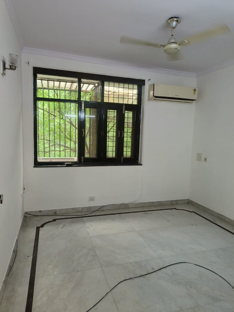 Room, greater kailash 3 Bedroom 1800 Sq.Ft. Builder Floor In Greater Kailash Delhi 9068110