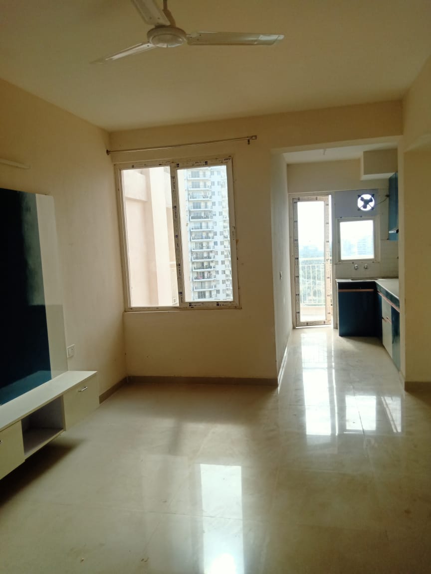 2 BHK + Extra Room Apartment For Rent in Shree Vardhman Green Court