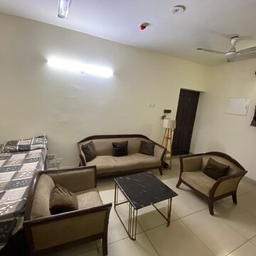 Room in 2 BHK Apartment at Supertech Cape Town, Sector 74 – for Rent