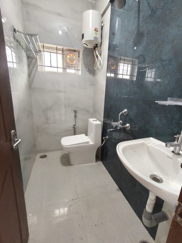 Bathroom, om-sai-residency-vignana-nagar 1 Bedroom 700 Sq.Ft. Apartment In Vignana Nagar Bangalore 9068144