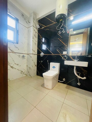 Attached Bathroom in 1 BHK Builder Floor at Ansal Sushant Lok I, Sector 43 – for Rent