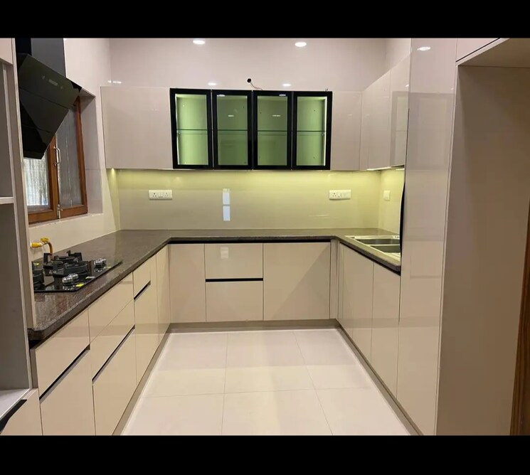 Kitchen, panchsheel park 3 Bedroom 300 Sq.Yd. Builder Floor In Panchsheel Park Delhi 9012754