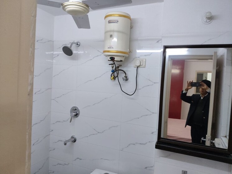 Bathroom, sector 14 1 Bedroom 786 Sq.Ft. Independent House In Sector 14 Gurgaon 9068160