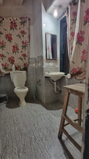 Attached Bathroom in 3 BHK Apartment at Vallabh Vihar Ghatkopar, Ghatkopar East – for Rent