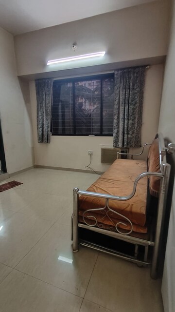 Bedroom in 3 BHK Apartment at Vallabh Vihar Ghatkopar, Ghatkopar East – for Rent