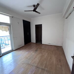 Room in 3 BHK Apartment at Amrapali Zodiac, Sector 120 – for Sale