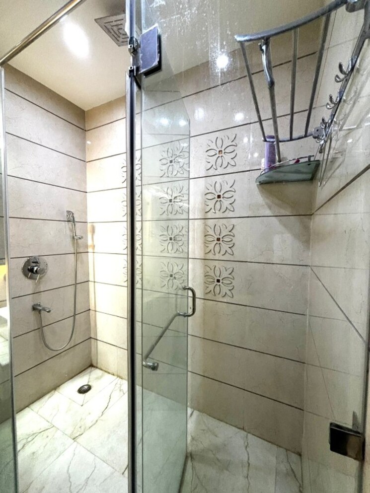 Bathroom, sector 14 1 Bedroom 922 Sq.Ft. Independent House In Sector 14 Gurgaon 9068223