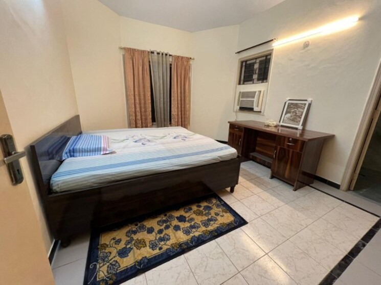 Bedroom, sector 14 1 Bedroom 875 Sq.Ft. Independent House In Sector 14 Gurgaon 9068240