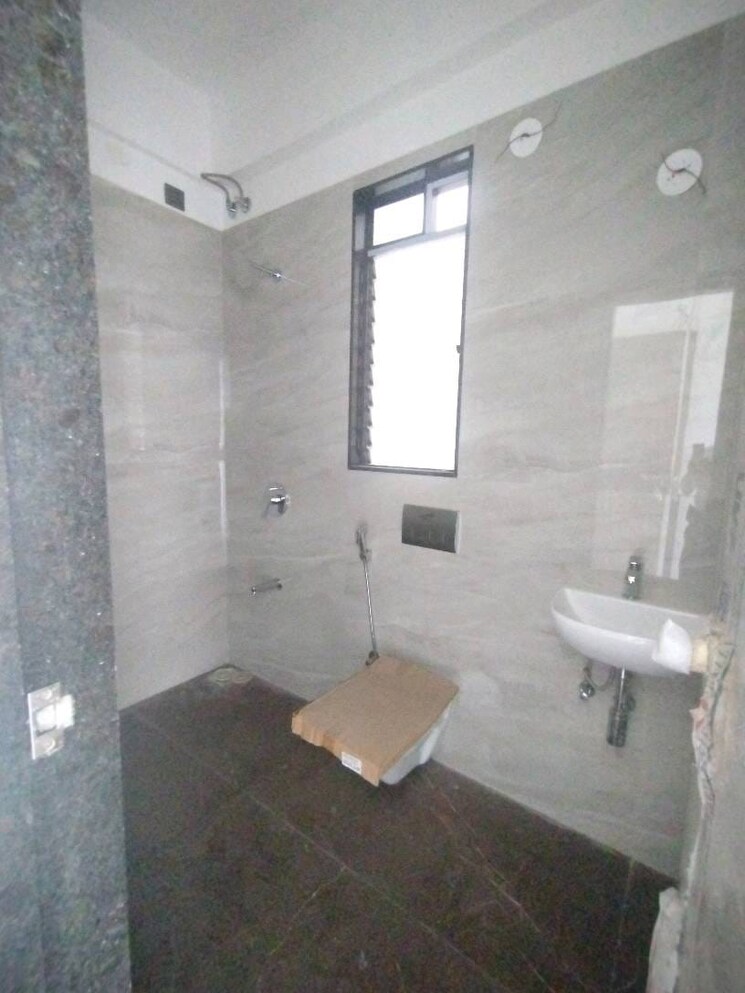 Bathroom, pinak-park-view 2 Bedroom 735 Sq.Ft. Apartment In Mulund West Mumbai 9068270
