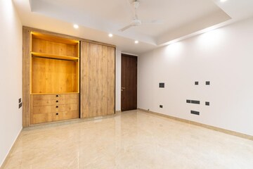3 BHK Builder Floor For Rent in South Extension