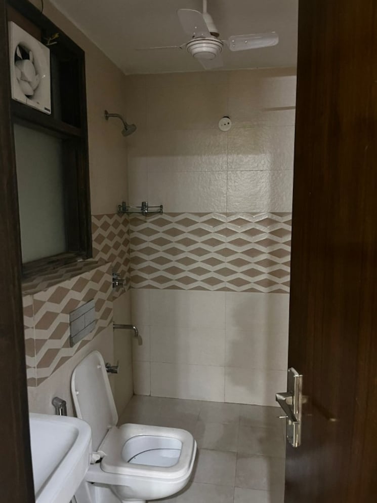 Bathroom, sector 14 2 Bedroom 885 Sq.Ft. Independent House In Sector 14 Gurgaon 9068256