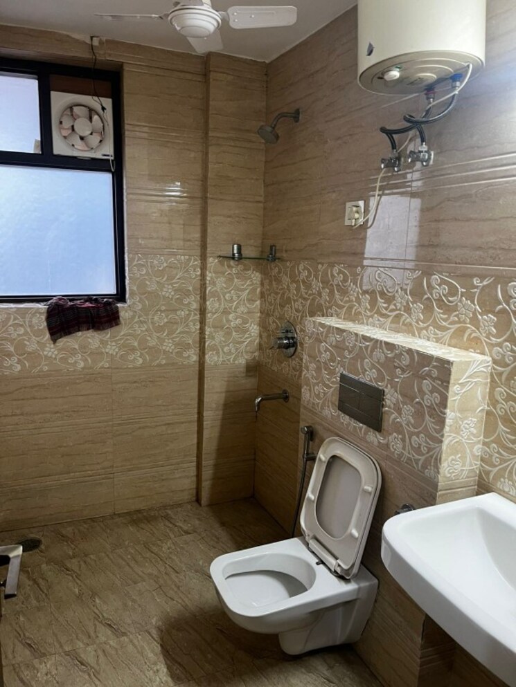 Bathroom, sector 14 2 Bedroom 885 Sq.Ft. Independent House In Sector 14 Gurgaon 9068256