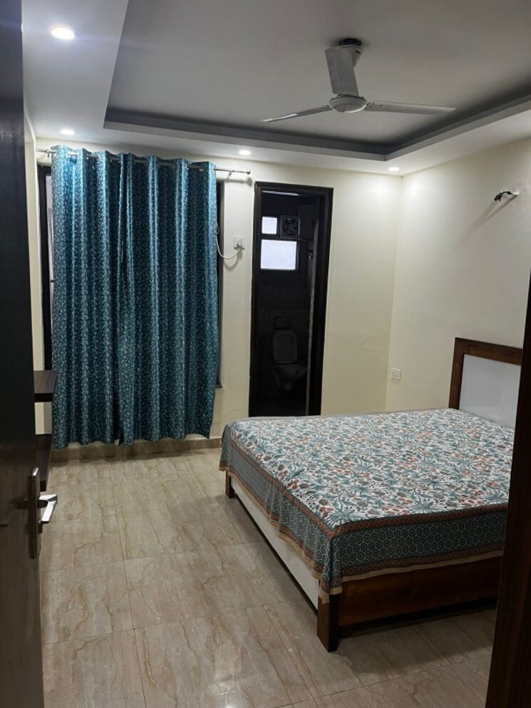 Bedroom, sector 14 2 Bedroom 885 Sq.Ft. Independent House In Sector 14 Gurgaon 9068256