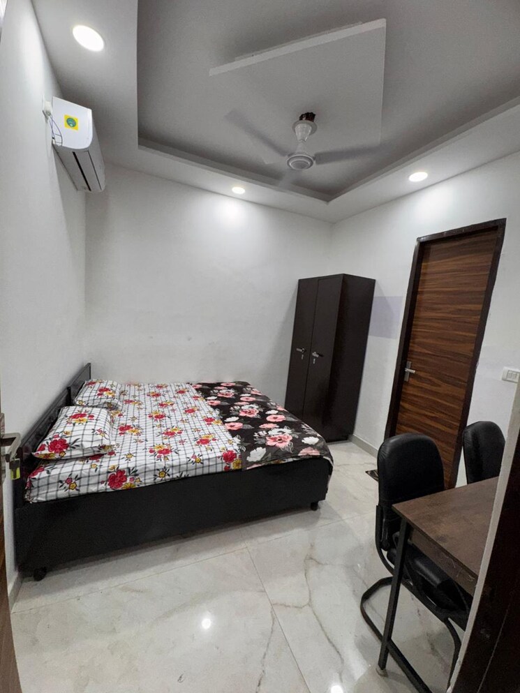 Bedroom, old rajinder nagar 1 Bedroom 700 Sq.Ft. Builder Floor In Old Rajinder Nagar Delhi 9068288