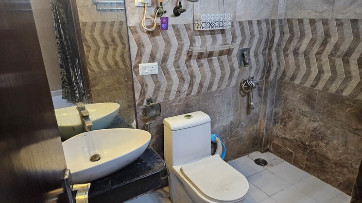 Attached Bathroom, sector 9 dwarka 2 Bedroom 1450 Sq.Ft. Apartment In Sector 9 Dwarka Delhi 9068284