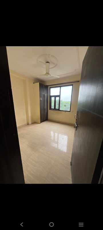 Room in 2 BHK Builder Floor at Saket – for Rent