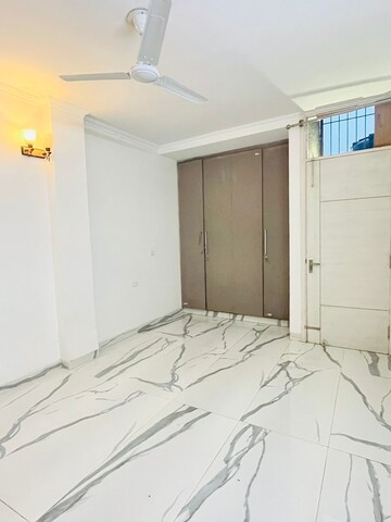 Room in 2 BHK Builder Floor at Chittaranjan Park – for Rent